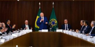 Lula barra ‘novas ideias’ e afirma que a prioridade são projetos já propostos