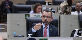 Peixoto participa de Audiência Pública sobre legislação para entregadores de delivery, em Manaus