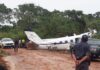 Avião com 14 pessoas cai em Barcelos no AM; VEJA O VÍDEO