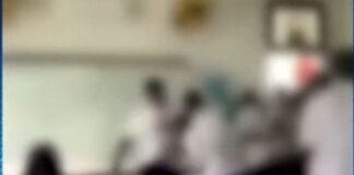Cenas lamentáveis: professor e aluno brigam em sala de aula; veja vídeo