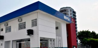 Mulher esfaqueia a própria irmã e é presa em Manaus