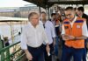 Presidente em exercício e ministros visitam o rio Negro para avaliar a crise ambiental e humanitária em Manaus
