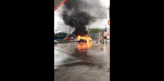 Carro em chamas na zona norte de Manaus choca população