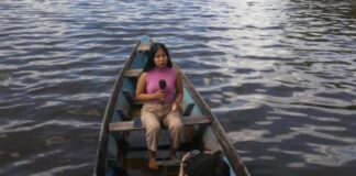 Universidade Federal do AM forma primeira indígena no curso de Jornalismo em Parintins