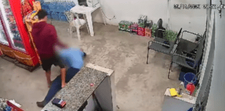 Assaltante rende frentista com uma faca e assalta loja de conveniência em Manaus; VÍDEO