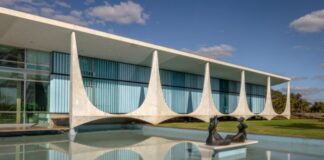 Motorista tenta invadir residência oficial do presidente Lula