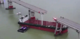 Imagens mostram desabamento de ponte na China após embarcação colidir com estrutura; VEJA VÍDEO