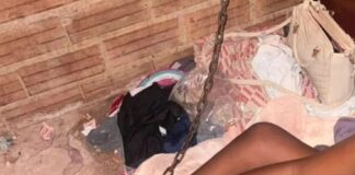 Mulher mantinha a filha acorrentada dentro de um quarto; ela foi presa