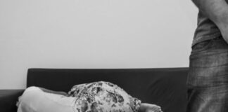 Menina acusa padrasto de 3stupro e diz que mãe pediu que ela o perdoasse