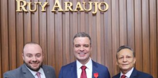 Diretor-presidente do Detran recebe Medalha Ruy Araújo pelos serviços prestados através do órgão