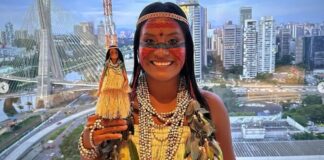 Indígena amazonense é inspiração para Barbie nos 65 anos da boneca
