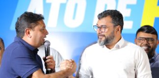 Presidente do União Brasil, Wilson Lima, assina filiação do vereador Caio André no partido no AM
