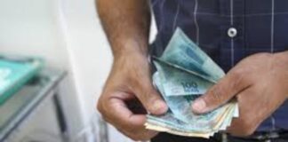 Governo Lula prevê salário mínimo de R$ 1.502 em 2025