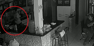 Imagens fortes! Câmera de segurança flagra homem esfaqueando a noiva na cozinha; vídeo