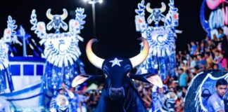 Boi Caprichoso abre primeira noite e empolga o público