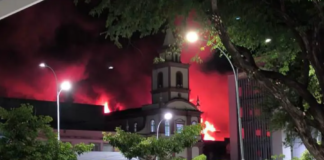 Lojas do Centro de Fortaleza são atingidas por incêndio de grandes proporções; veja o vídeo