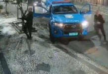 PMs são acusados de racismo ao apontar arma para adolescentes negros filhos de diplomatas