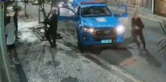 PMs são acusados de racismo ao apontar arma para adolescentes negros filhos de diplomatas