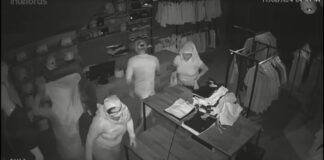 Quadrilha furta roupas e acessórios de loja no bairro Nova Cidade em Manaus