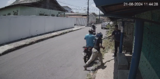 Estudante é assaltado em parada de ônibus na zona Norte em Manaus; veja o vídeo