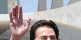 Silvio Santos, apresentador e dono do SBT, morre aos 93 anos