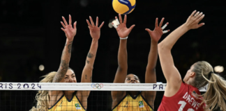Brasil perde para os Estados Unidos no tie-break e vai disputar bronze no vôlei feminino