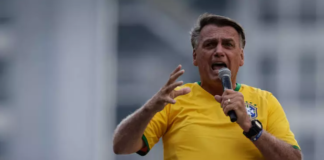 Após convocar ato na Av. Paulista, Bolsonaro passa mal e é levado para hospital
