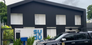 Polícia Federal deflagra operação e cumpre mandados em condomínio de luxo e empresa em Manaus