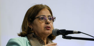 Fim da escala 6×1 beneficiará mulheres, diz ministra