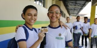 Governo do Amazonas repassa mais R$ 18,4 milhões para manutenção do Passe Livre Estudantil