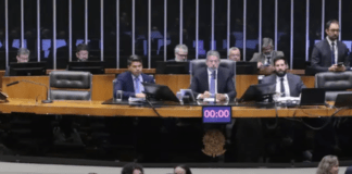 Câmara rejeita mudanças do Senado e aprova reforma tributária