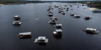 Juiz determina prosseguimento da ordem de desmonte dos flutuantes do Rio Tarumã-Açu