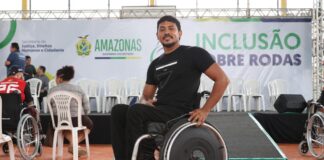 Governador Wilson Lima alcança mais de 500 pessoas com deficiência com nova entrega de cadeiras de rodas