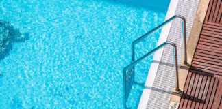 Irmãos gêmeos de 1 ano morrem afogados em piscina na Zona da Mata