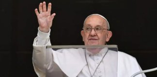 Vaticano diz que Papa Francisco teve noite tranquila no hospital