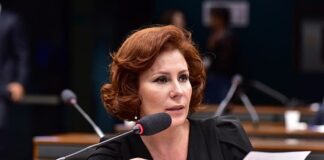 Mesmo com vista, STF tem maioria para cassar mandato de Carla Zambelli