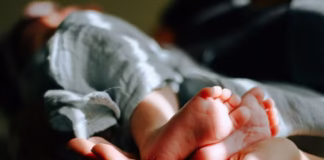 Pais são condenados a mais de 69 anos de prisão pela tortura e morte da filha de 3 meses em Manaus