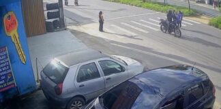 Adolescente é atropelada ao atravessar avenida após sair da escola em Manaus; vídeo registra momento