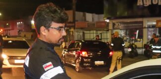 Operação de trânsito: motorista bêbado tenta fugir e subornar agente em Manaus