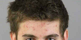 Adolescente acusado de matar os pais planejava assassinar Trump, diz FBI