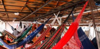 Barcos e lanchas se preparam para o fluxo de turistas no Festival de Parintins 2025