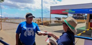 Festival de Parintins 2025: Detran-AM realiza ação informativa para turistas no porto de Parintins