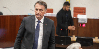 Defesa de Bolsonaro recorre contra prisão domiciliar no STF