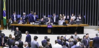 Câmara reage a escândalo! Guerra declarada contra redes sociais que sexualizam crianças após denúncia de Felca