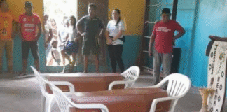 Corpos de crianças mortas pelo irmão são levados de volta à aldeia no AM