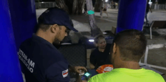 Detran-AM promove ações de conscientização na Ponta Negra