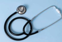 Exame nacional reprova um terço dos cursos de Medicina e governo anuncia corte de vagas