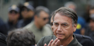 Bolsonaro precisa de cuidados médicos, mas pode ficar na Papudinha, conclui perícia da PF