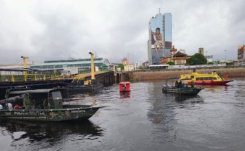 Famílias de vítimas de naufrágio recebem apoio no Porto de Manaus; buscas entram no 4º dia