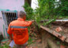 Chuva em Manaus causa deslizamento de barranco e desabamento de residência